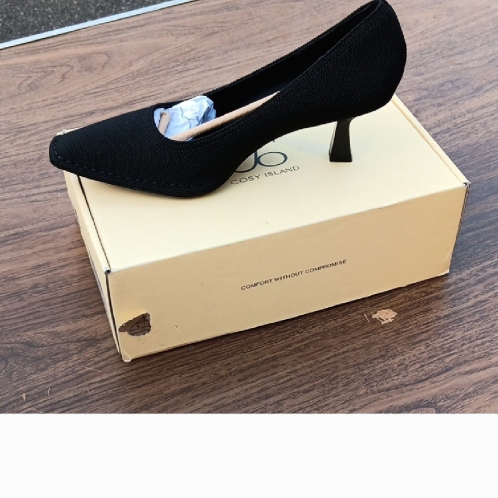 Black Women's Kitten Heel Pumps - Cosy Island
